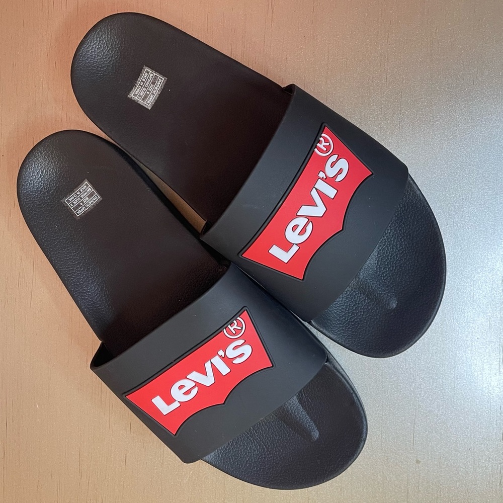 Levi Batwing Slides | Unused | Men Sz 9